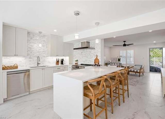 Property at 1222 Gordon Dr #5, Naples, FL 34102, 2 beds, 2 baths