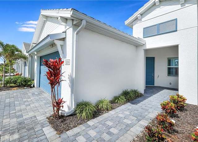 Property at 9209 Cayman Dr N, Naples, FL 34114, 2 beds, 3 baths