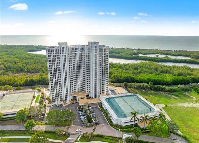 Property at 6849 Grenadier Blvd #104, Naples, FL 34108, 3 beds, 2 baths