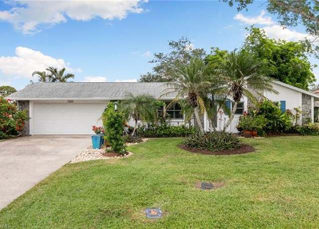Property at 212 Potomac Pl, Naples, FL 34112, 2 beds, 2 baths
