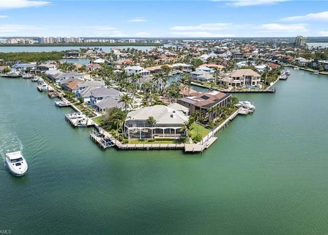 Property at 761 Rockport Ct, Marco Island, FL 34145, 6 beds, 4.5 baths