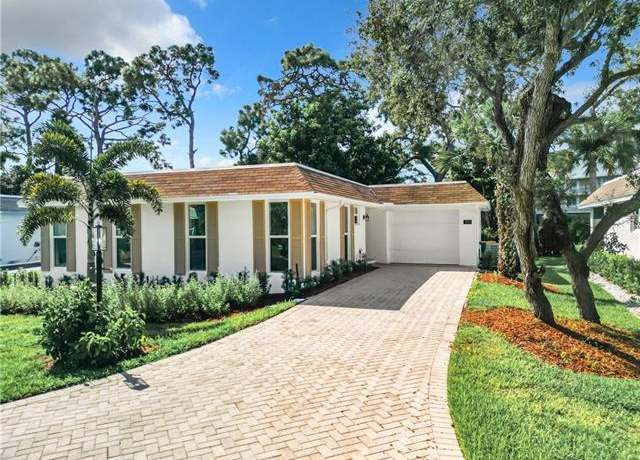 Property at 375 Carnaby Ct #54, Naples, FL 34112, 2 beds, 2 baths