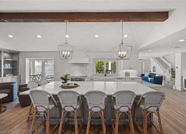 Property at 4611 Crayton Rd, Naples, FL 34103, 5 beds, 4 baths