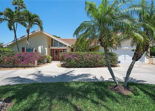 Property at 559 Neapolitan Way, Naples, FL 34103, 4 beds, 2.5 baths