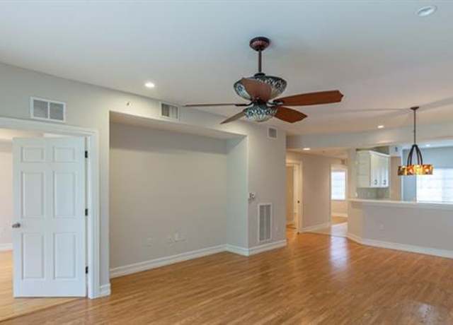 Property at 9113 Michael Cir #9, Naples, FL 34113, 2 beds, 2 baths