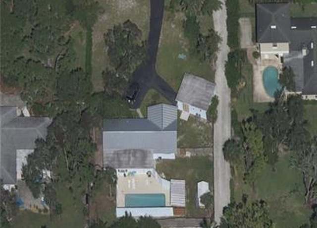 Property at 1260 26th Ave N, Naples, FL 34103, 4 beds, 2 baths