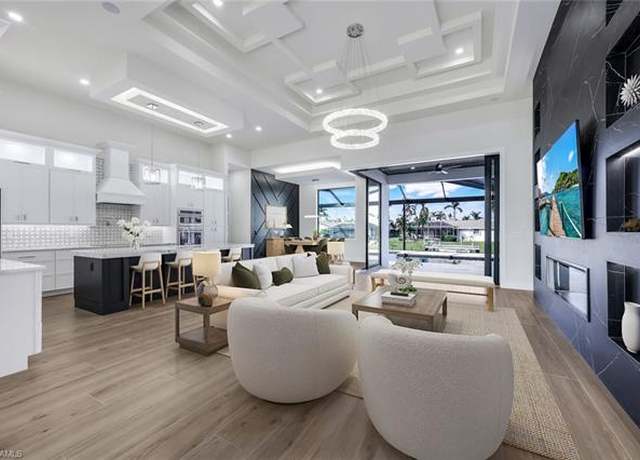 Property at 4922 SW 8th Pl, Cape Coral, FL 33914, 4 beds, 4 baths