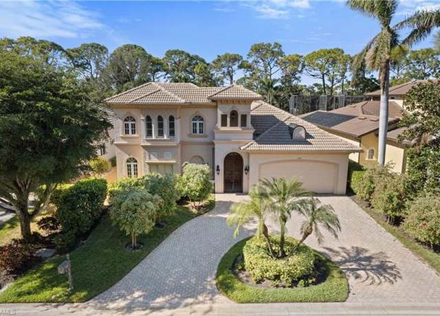 Property at 245 Charleston Ct, Naples, FL 34110, 4 beds, 3.5 baths