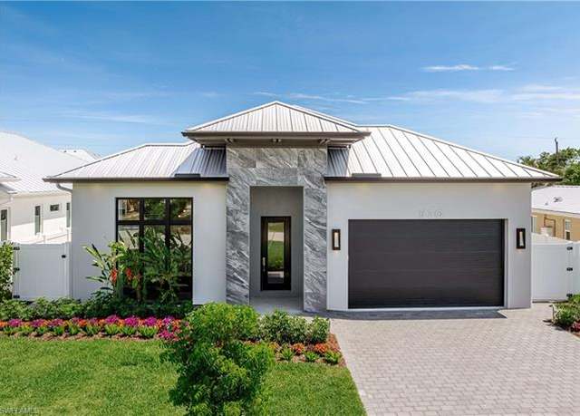 Property at 530 107th Ave N, Naples, FL 34108, 4 beds, 4.5 baths