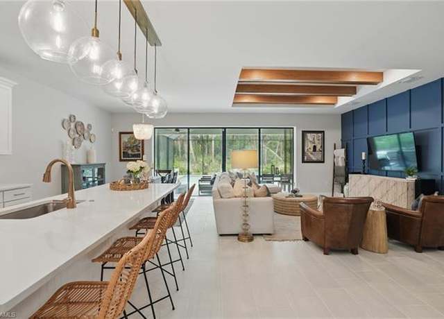 Property at 10415 Ventana Ln, Naples, FL 34120, 4 beds, 3.5 baths