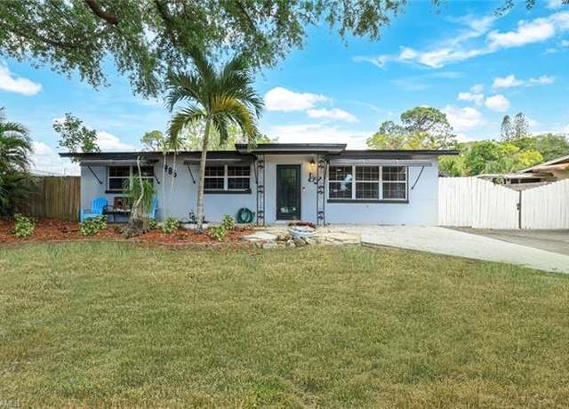 Property at 986 Coconut Cir W, Naples, FL 34104, 3 beds, 1 bath