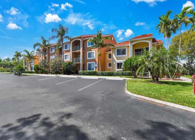 Property at 1180 Wildwood Lakes Blvd #207, Naples, FL 34104, 2 beds, 1 bath