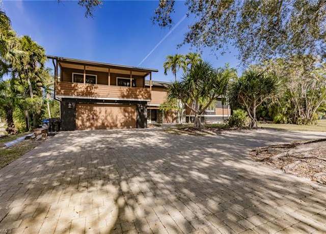 Property at 7232 Heaven Ln, Fort Myers, FL 33908, 4 beds, 3.5 baths