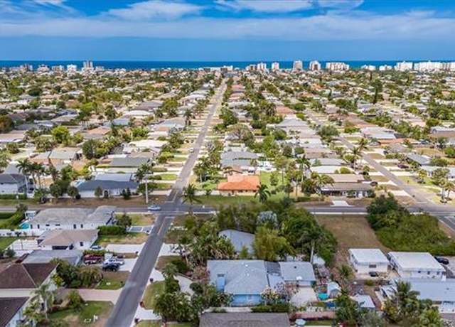 Property at 813 105th Ave N, Naples, FL 34108, 3 beds, 2 baths