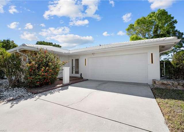 Property at 1515 Manchester Blvd, Fort Myers, FL 33919, 3 beds, 2 baths