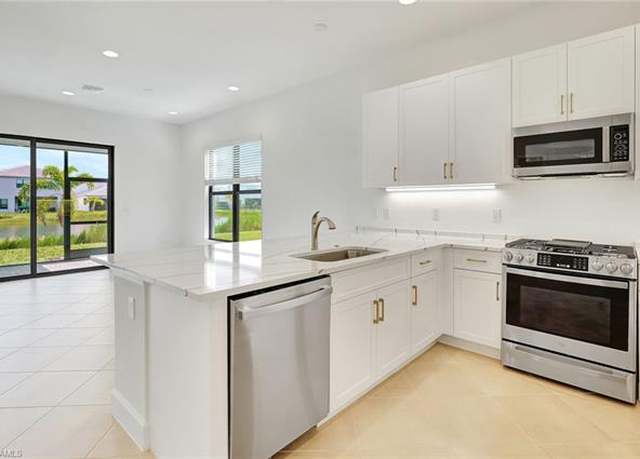 Property at 20428 Estero Crossing Blvd, Estero, FL 33928, 3 beds, 3 baths