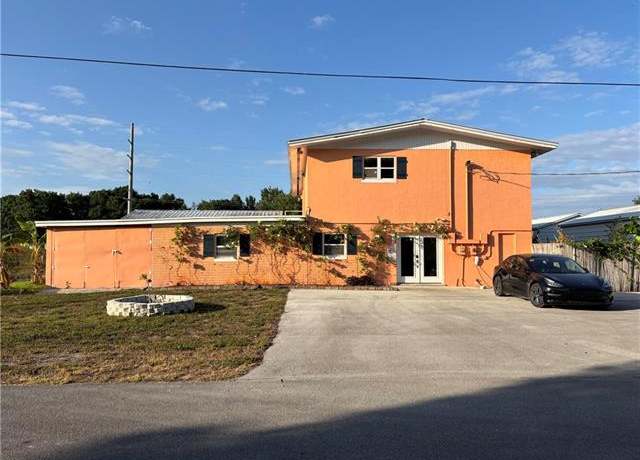 Property at 133 Florida Ave NW, Moore Haven, FL 33471, 4 beds, 2 baths
