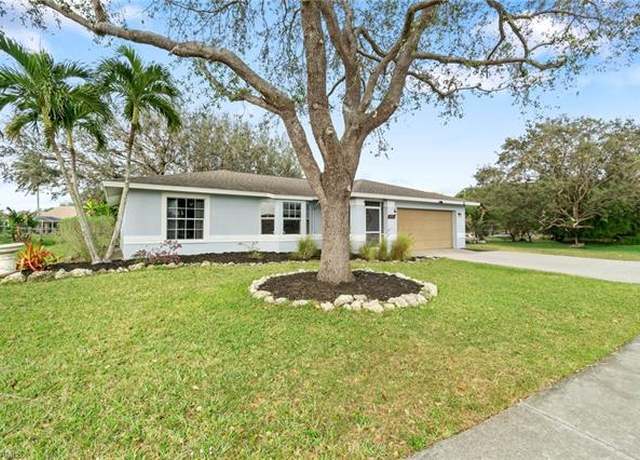 Property at 935 Summerfield Dr, Naples, FL 34120, 3 beds, 2 baths