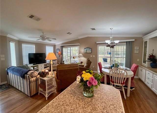 Property at 1631 Diamond Lake Cir, Naples, FL 34114, 2 beds, 2 baths