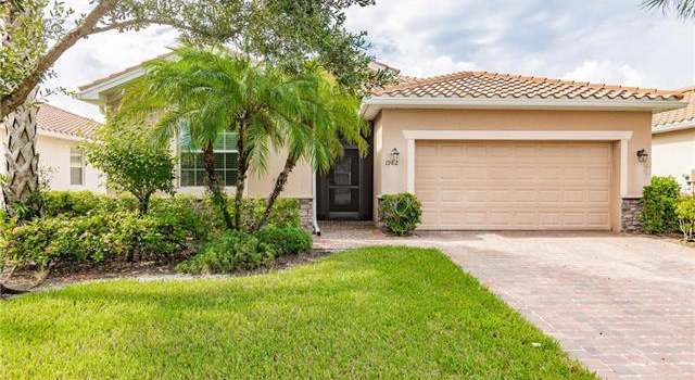 Photo of 1982 Fairmont Ln, Naples, FL 34120