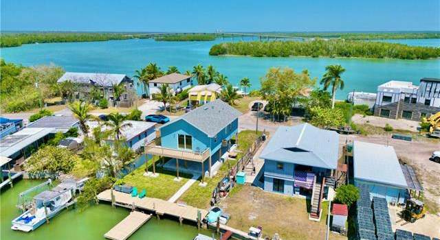 Photo of 237 Harbor Pl N, Goodland, FL 34140