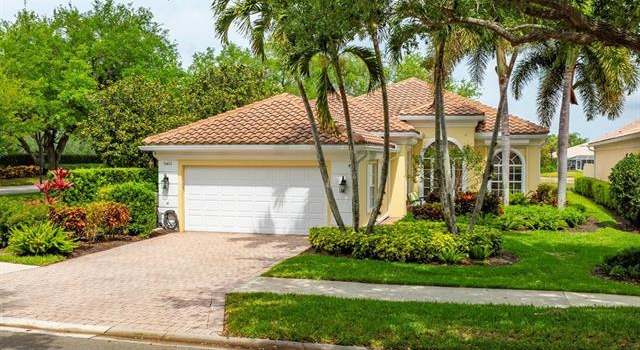 Photo of 5401 Freeport Ln, Naples, FL 34119