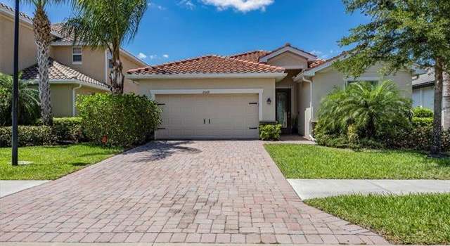 Photo of 2069 Hamlin St, Naples, FL 34120