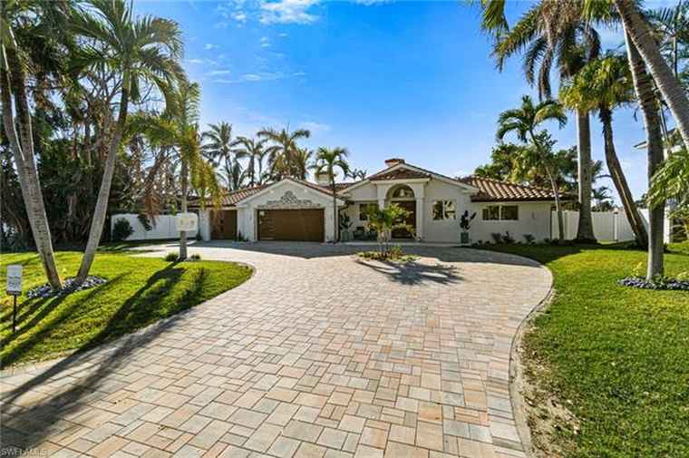 Photo of 5203 Starfish Ave Naples, FL 34103