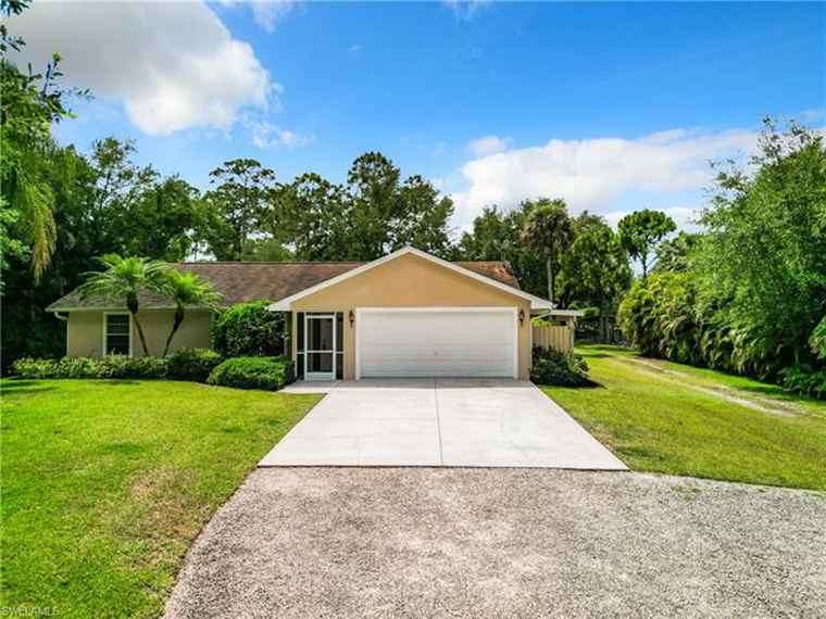 Photo of 741 11th St NW Naples, FL 34120