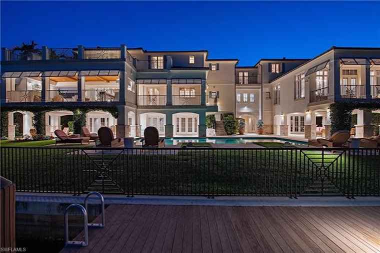 Photo of 2001 4th St S Naples, FL 34102
