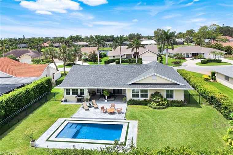 Photo of 2319 Queens Way Naples, FL 34112