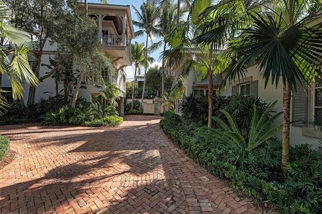 3675 Gordon Dr, Naples, FL 34102