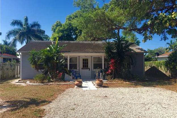 134 1st St Bonita Springs Fl 34134 3 Beds 1 5 Baths
