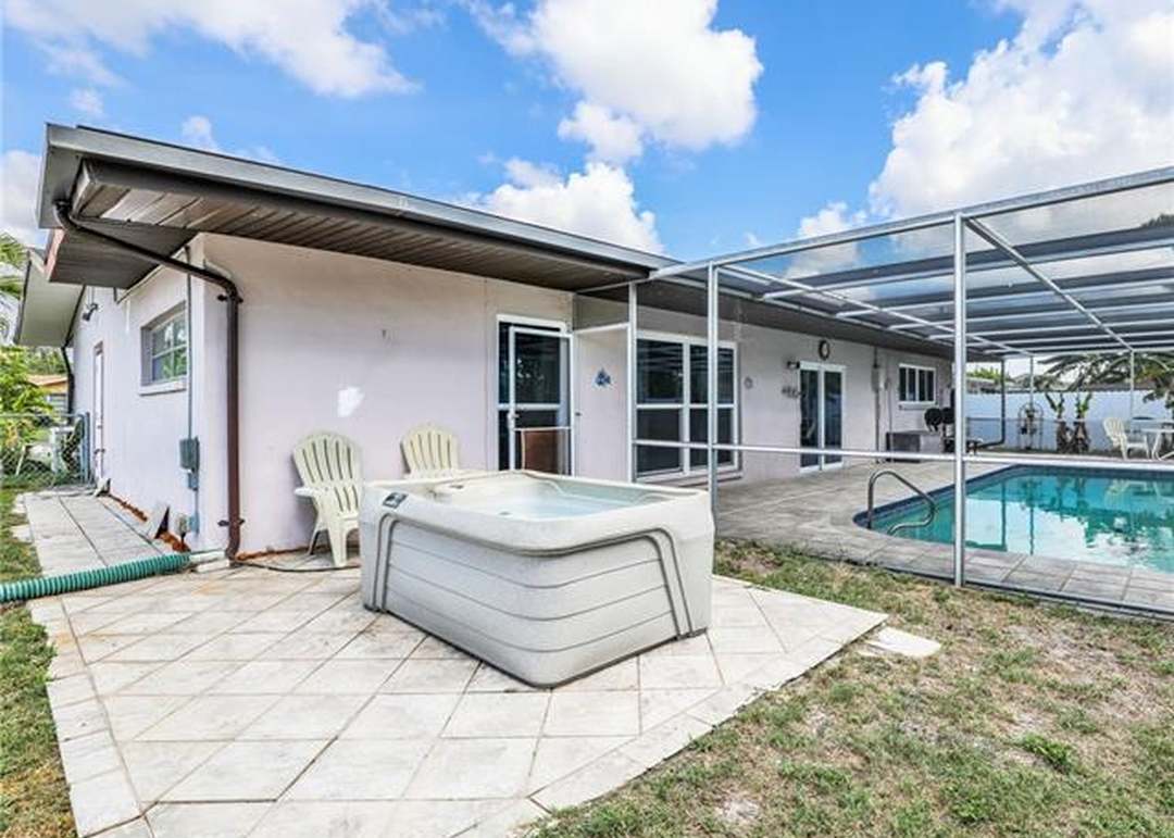 2631 SE 18th Ave, Cape Coral, FL 33904