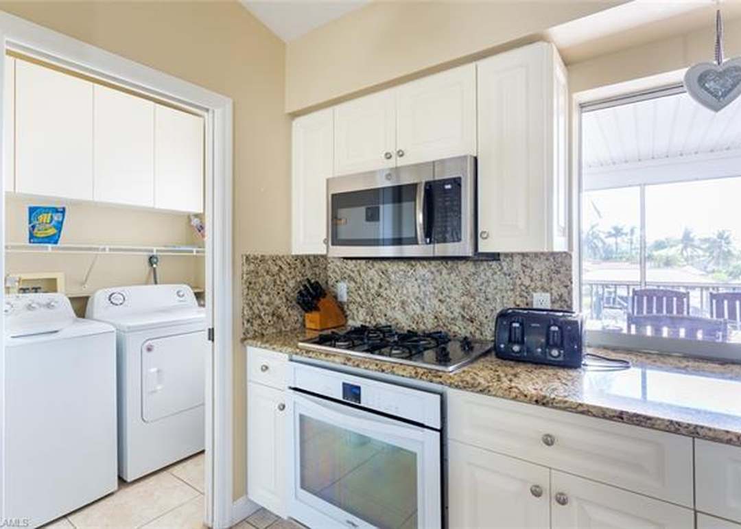 121 Sand Dollar Dr, Fort Myers Beach, FL 33931