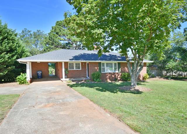 Property at 3011 Manchester Cir, Anderson, SC 29625, 3 beds, 1 bath