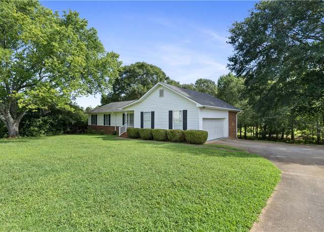 Property at 347 Knollwood Dr, Anderson, SC 29625, 3 beds, 2 baths