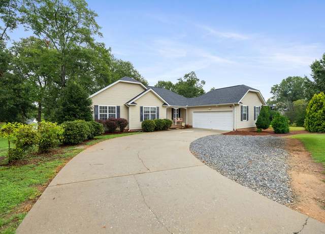 Property at 109 Coachman Ct, Anderson, SC 29625, 3 beds, 2 baths