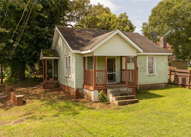 Property at 702 Posey St, Anderson, SC 29624, 2 beds, 1 bath