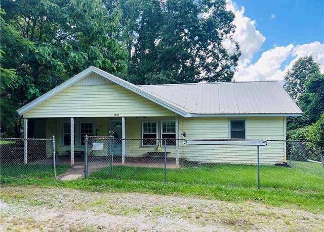 Property at 1221 Bethlehem Ridge Rd, Pickens, SC 29671, 2 beds, 1 bath