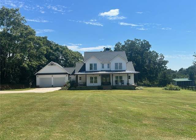 Property at 1280 East Queen St, Pendleton, SC 29670, 4 beds, 3 baths