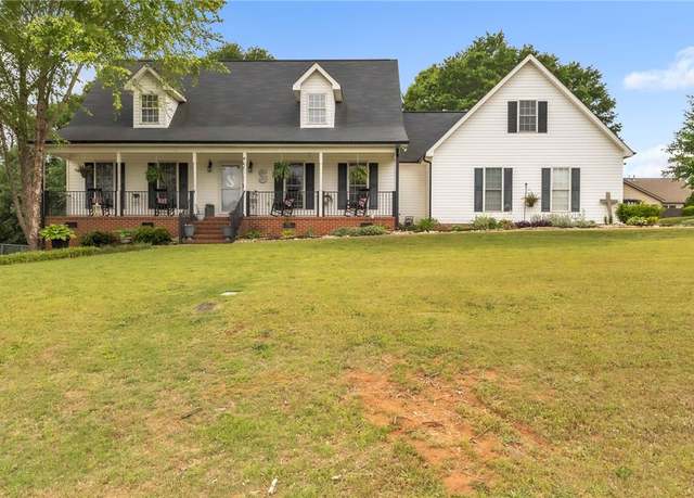 Property at 325 Regency Cir, Anderson, SC 29625, 5 beds, 3.5 baths