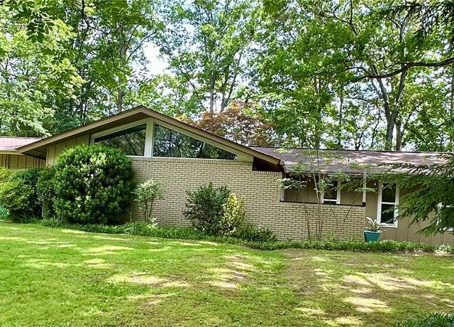 Property at 209 Heather Dr, Central, SC 29630, 4 beds, 2 baths