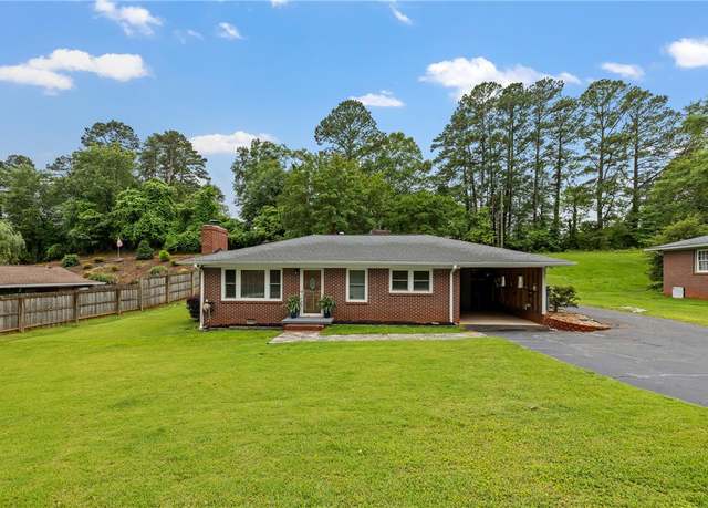 Property at 304 Mountain View Dr, Seneca, SC 29672, 2 beds, 2.5 baths