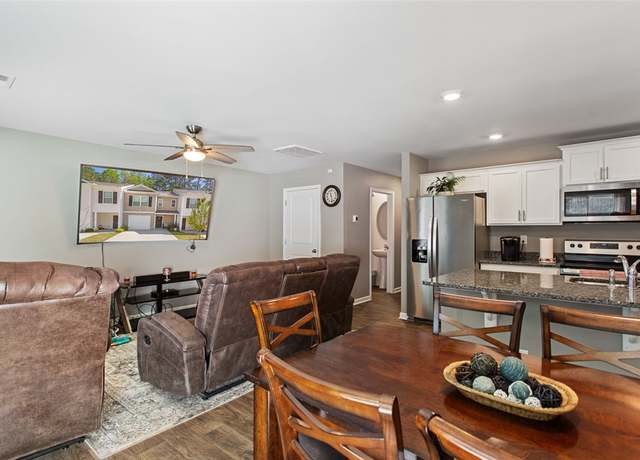 Property at 407 Oakmont Valley Trl, Seneca, SC 29678, 3 beds, 2.5 baths