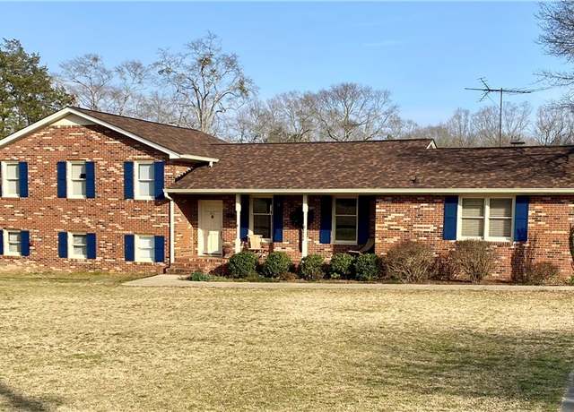 Property at 315 W Mcgee St, Honea Path, SC 29654, 4 beds, 3.5 baths
