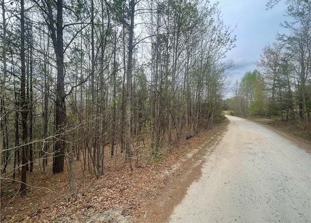 Property at 12 Walnut Dr, Tamassee, SC 29686
