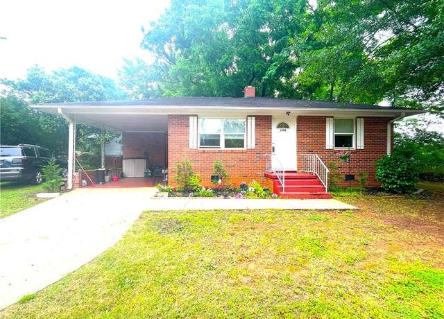 Property at 1206 W Franklin St, Anderson, SC 29624, 2 beds, 1 bath
