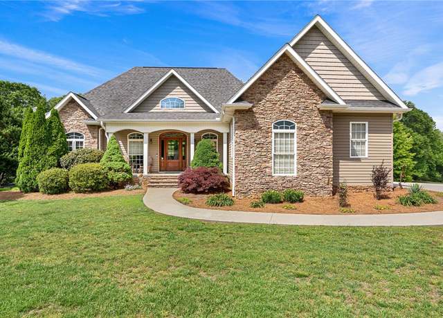 Property at 349 Winstead Rd, West Union, SC 29696, 3 beds, 3.5 baths