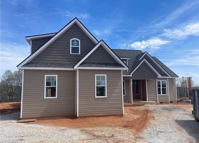 Property at 207 Nellie Rd, Walhalla, SC 29691, 4 beds, 3 baths